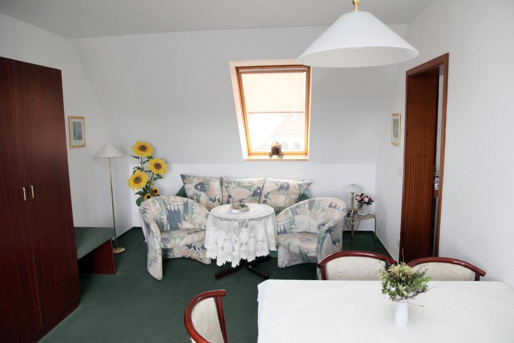 Pension Am Markt Lubben Room photo